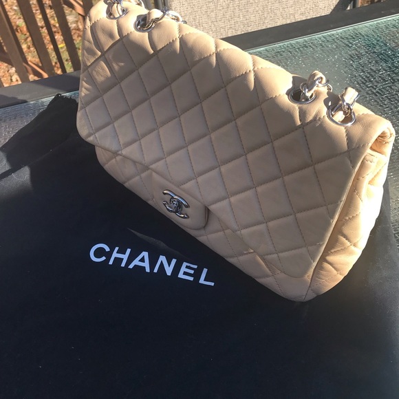 Additional photos of Chanel flap - Picture 2 of 3